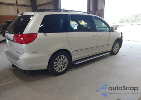 2008 Toyota Sienna Limited z USA, uszkodzony, nr VIN 5TDZK22C48S202773